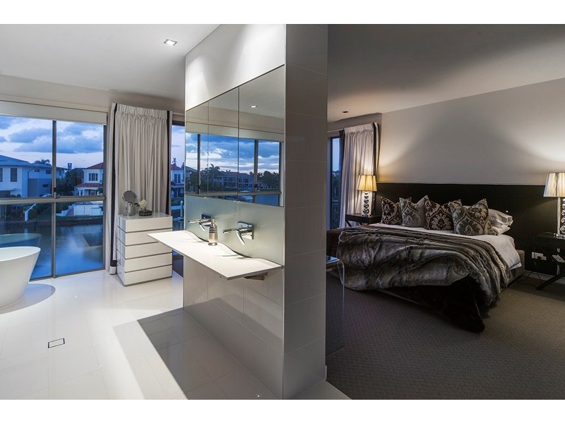 8073 Riverside Drive, Sanctuary Cove QLD 4212