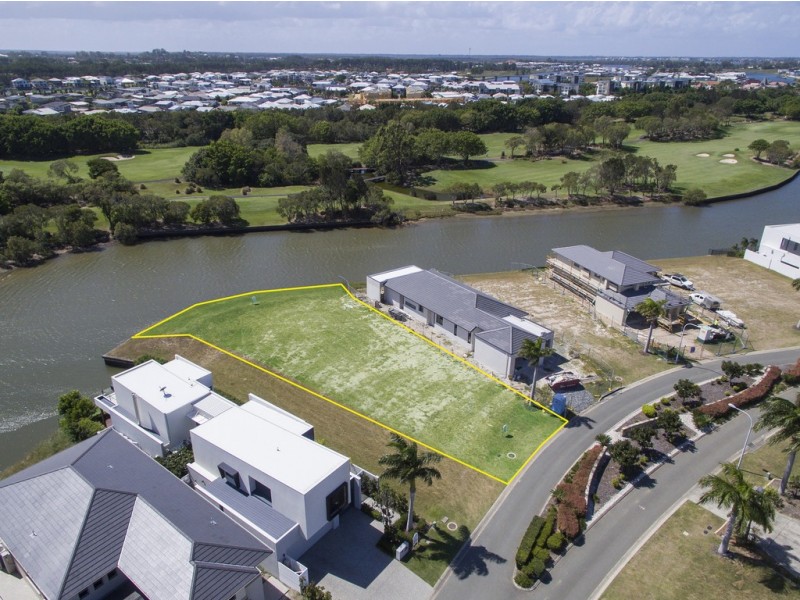7676 Fairway Boulevard, Hope Island QLD 4212