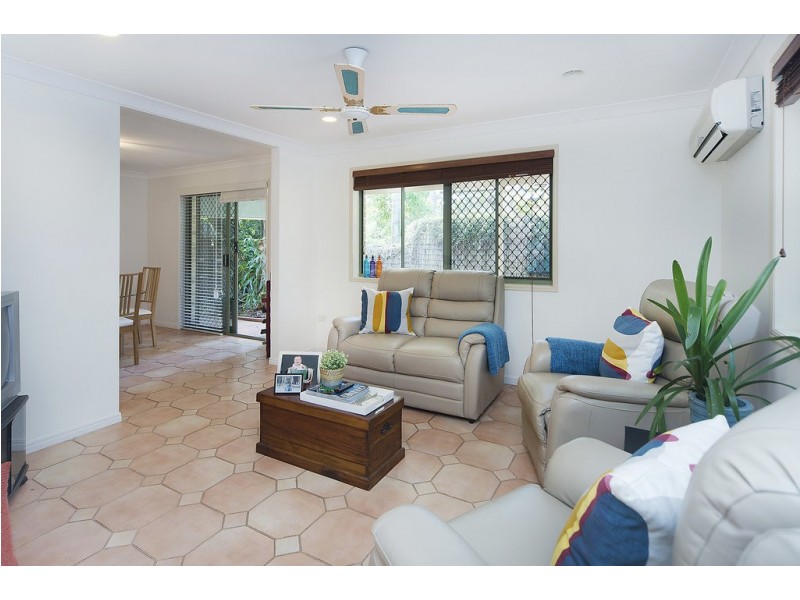 2/8 Billington Street, Labrador QLD 4215