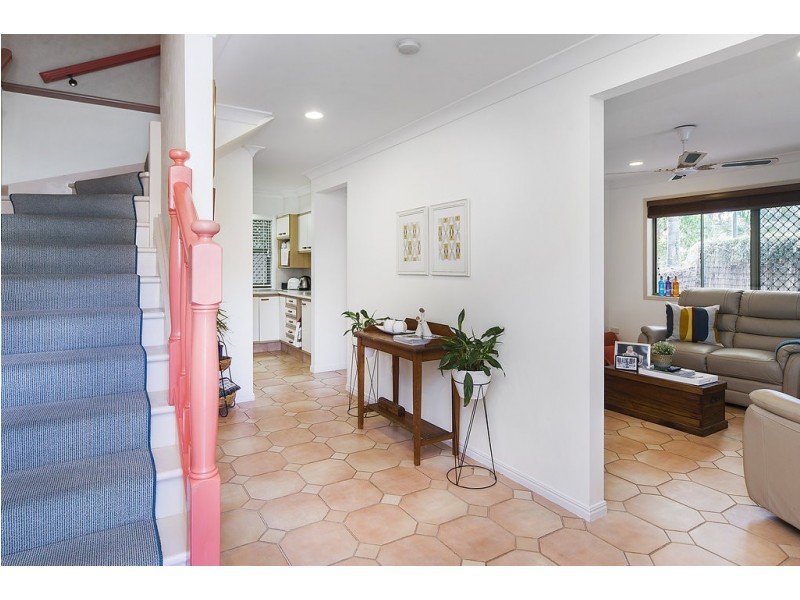 2/8 Billington Street, Labrador QLD 4215