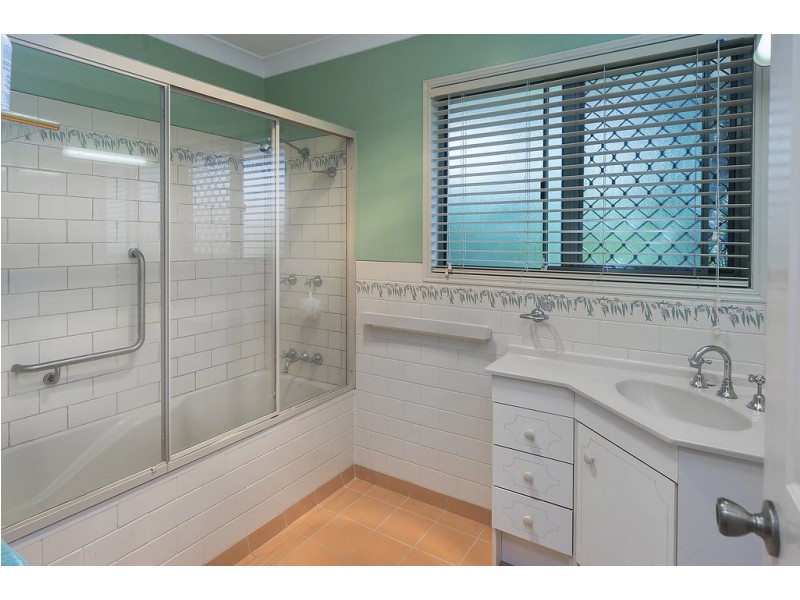 2/8 Billington Street, Labrador QLD 4215