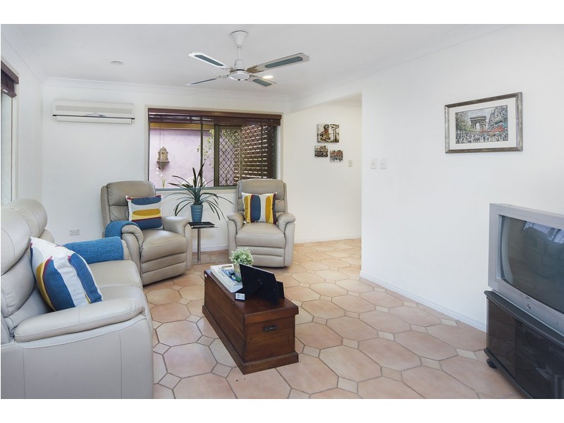 2/8 Billington Street, Labrador QLD 4215