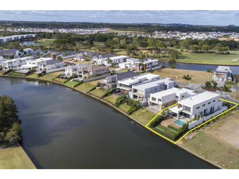 7622 Fairway Boulevard, Hope Island QLD 4212