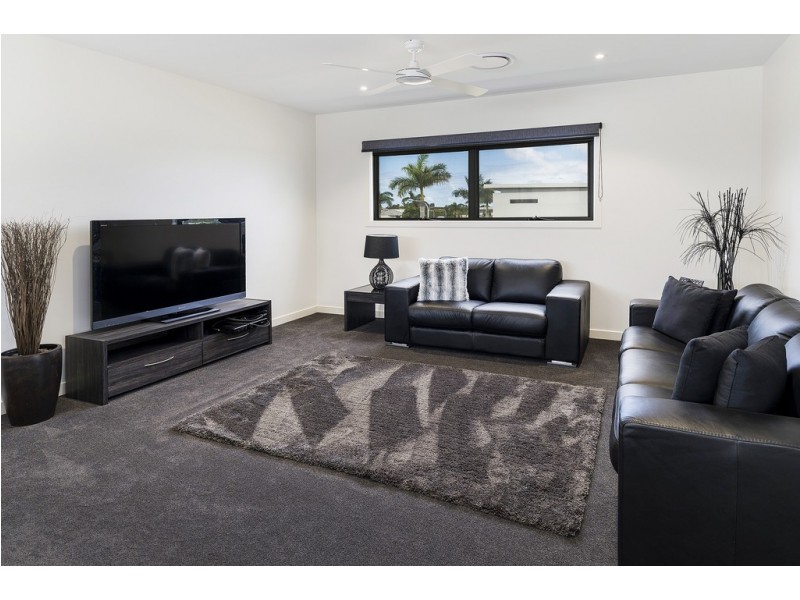 7622 Fairway Boulevard, Hope Island QLD 4212