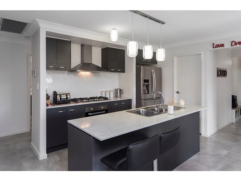 15 Undarra Street, Pimpama QLD 4209