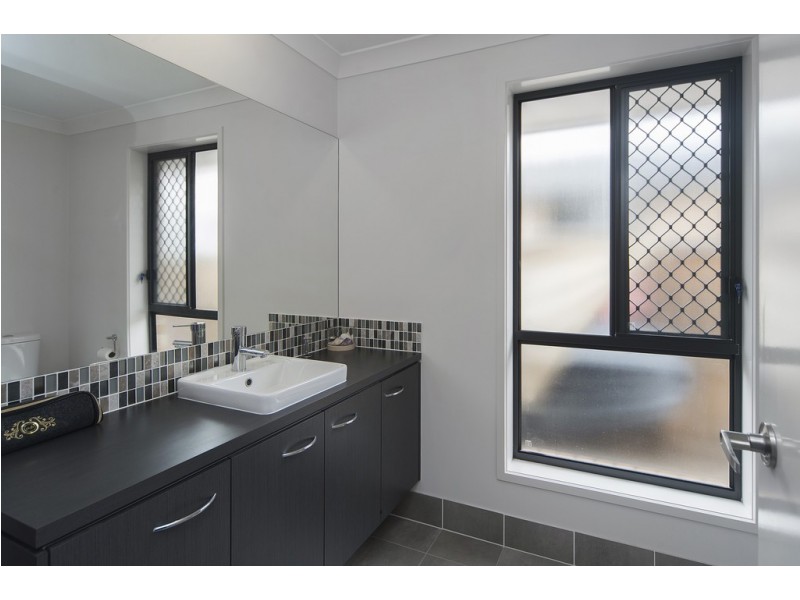 15 Undarra Street, Pimpama QLD 4209