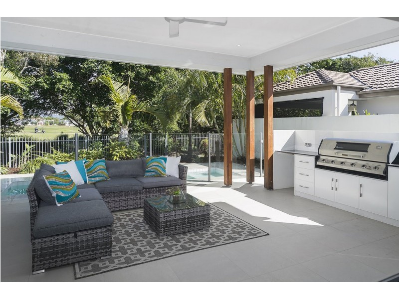 9118 Peter Senior Drive, Hope Island QLD 4212