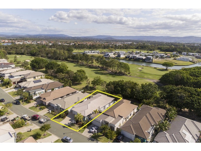 9118 Peter Senior Drive, Hope Island QLD 4212