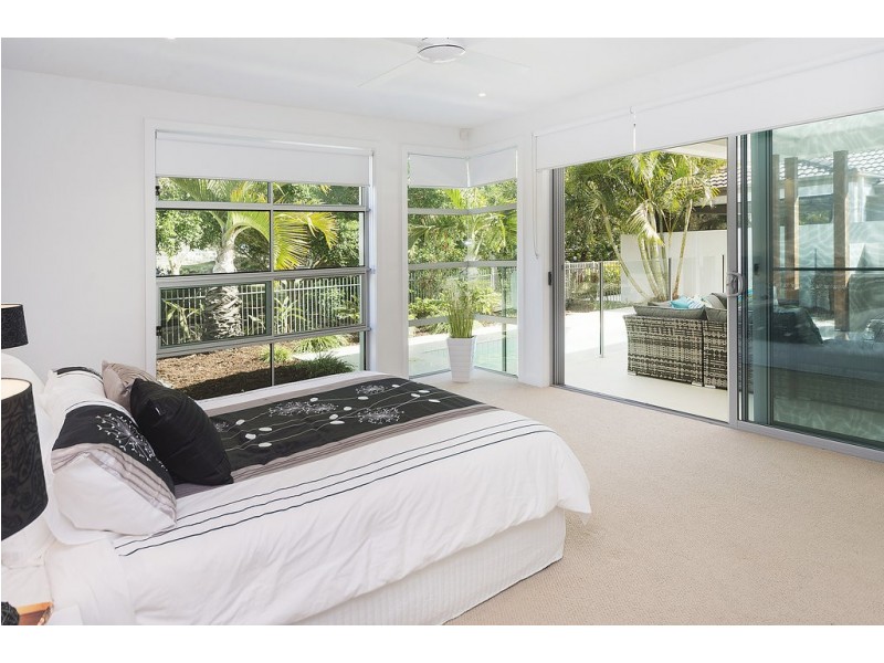 9118 Peter Senior Drive, Hope Island QLD 4212