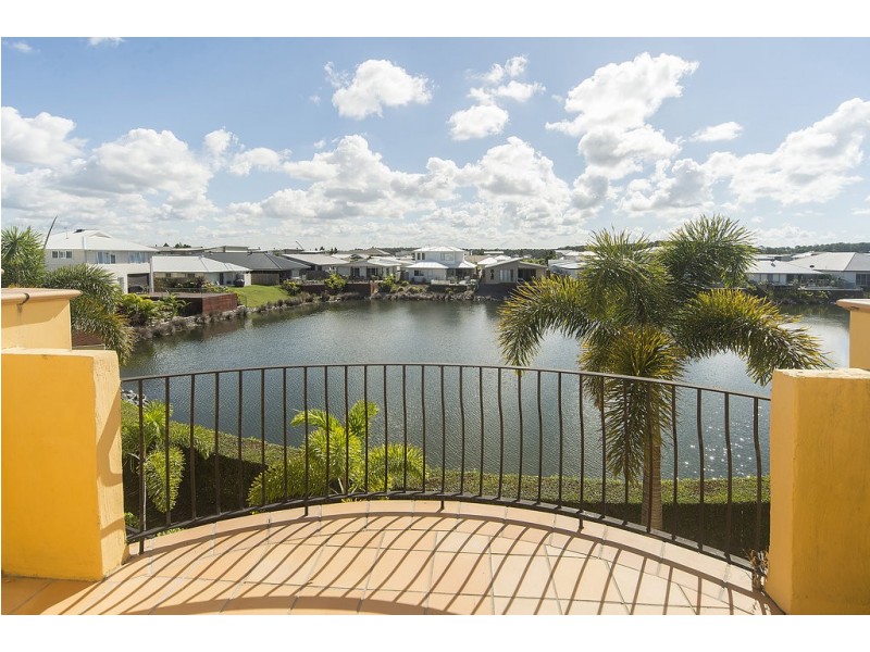 18/14 Pendraat Parade, Hope Island QLD 4212