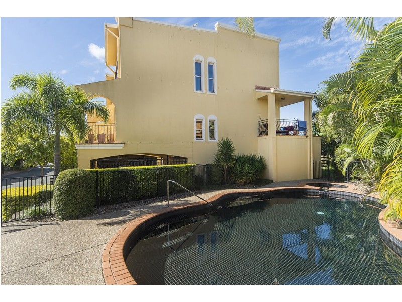 18/14 Pendraat Parade, Hope Island QLD 4212