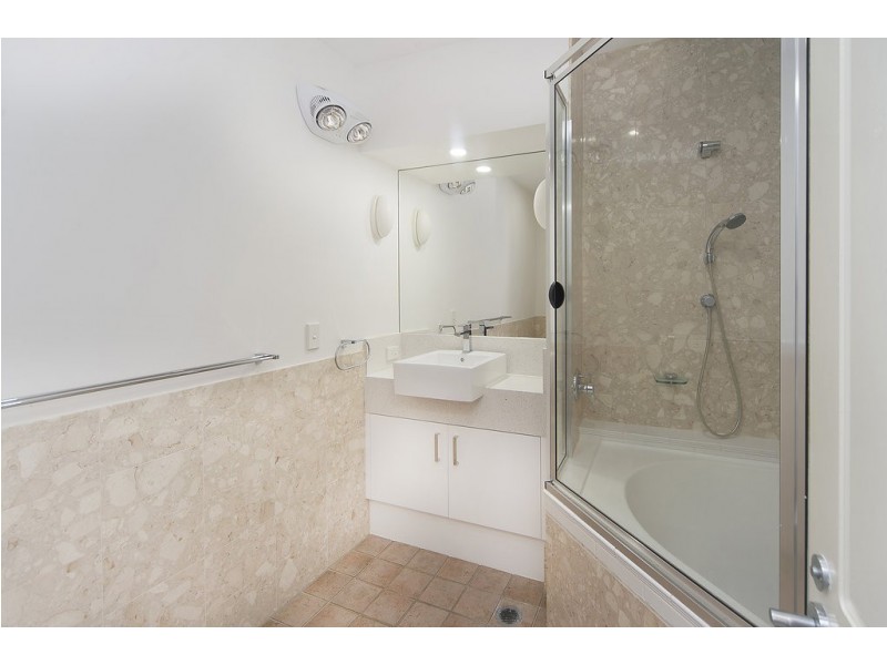 18/14 Pendraat Parade, Hope Island QLD 4212