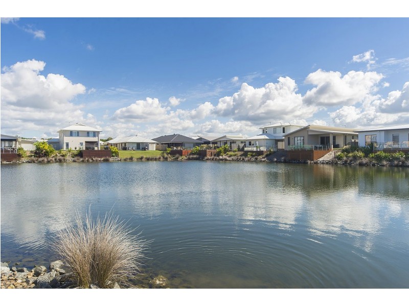 18/14 Pendraat Parade, Hope Island QLD 4212