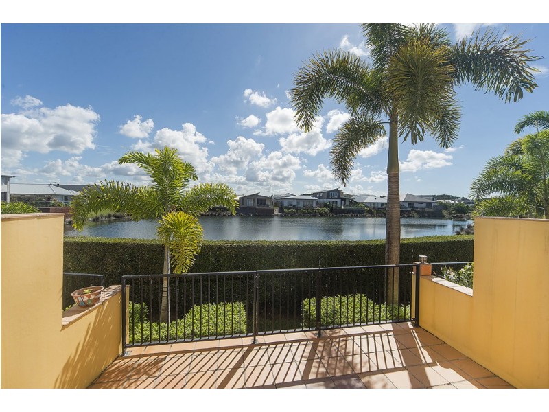18/14 Pendraat Parade, Hope Island QLD 4212