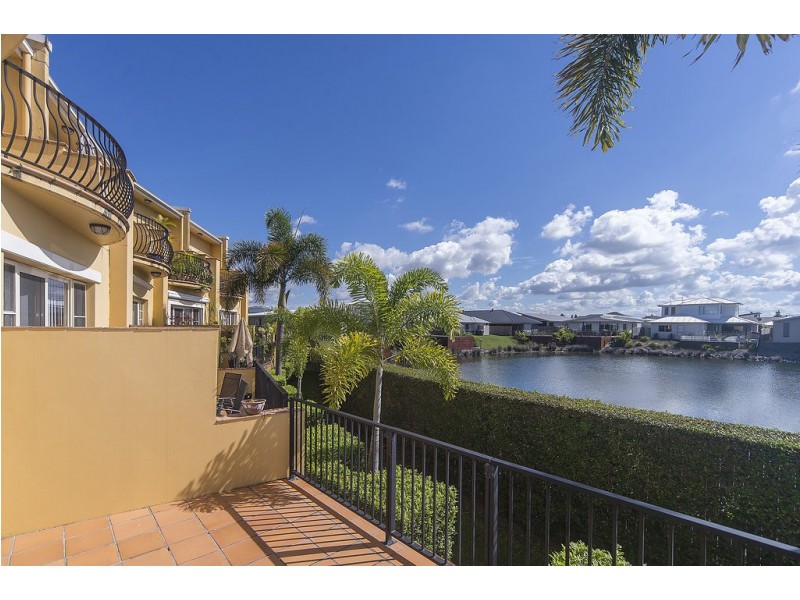 18/14 Pendraat Parade, Hope Island QLD 4212