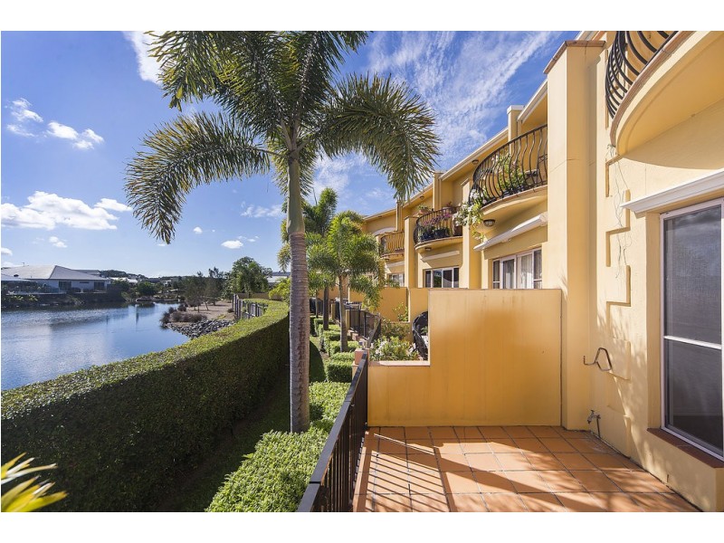 18/14 Pendraat Parade, Hope Island QLD 4212