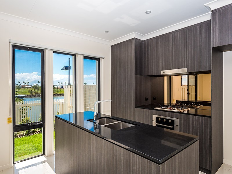 24/126 Marina Quays Boulevard, Hope Island QLD 4212