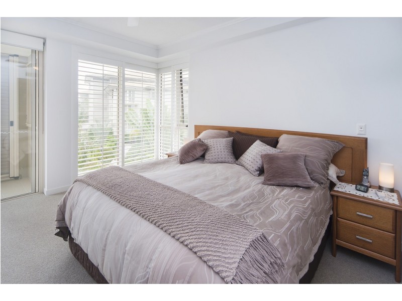 1737 Rialto Quay Drive, Hope Island QLD 4212