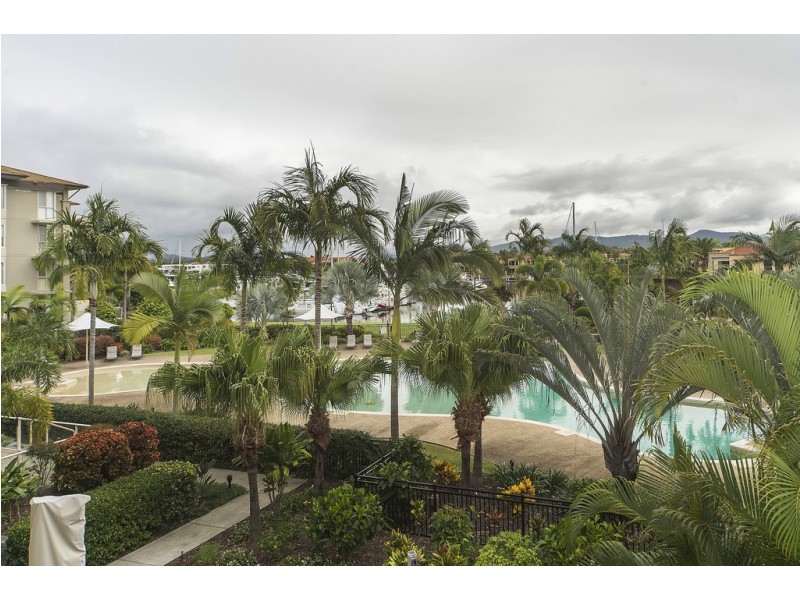 1737 Rialto Quay Drive, Hope Island QLD 4212