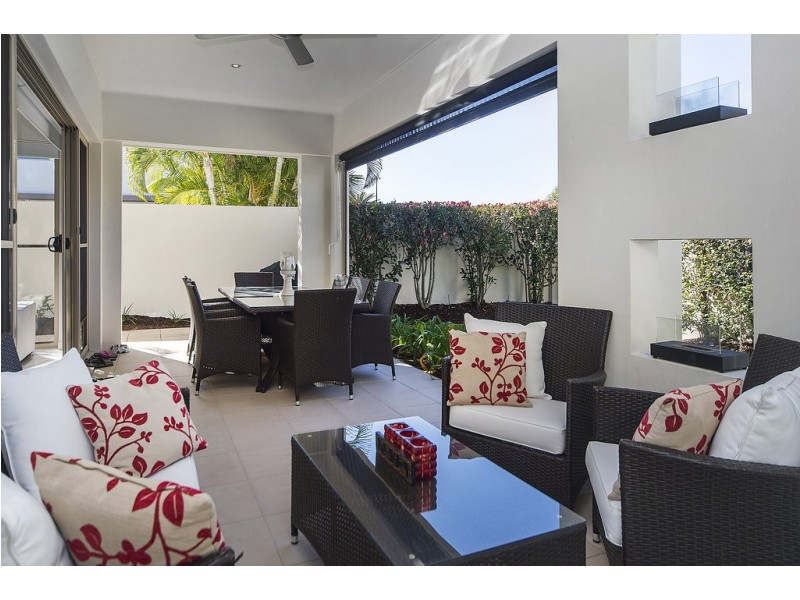 6010 Calardo Avenue, Hope Island QLD 4212