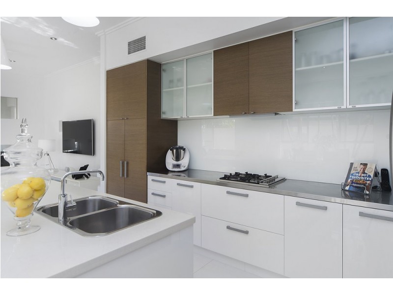 6010 Calardo Avenue, Hope Island QLD 4212