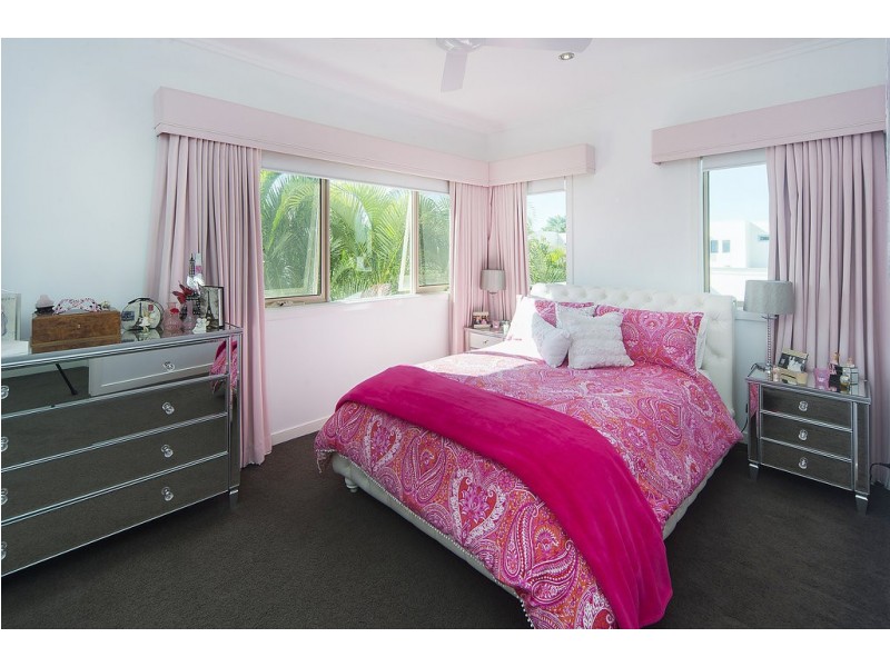 6010 Calardo Avenue, Hope Island QLD 4212