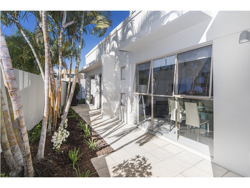 6010 Calardo Avenue, Hope Island QLD 4212