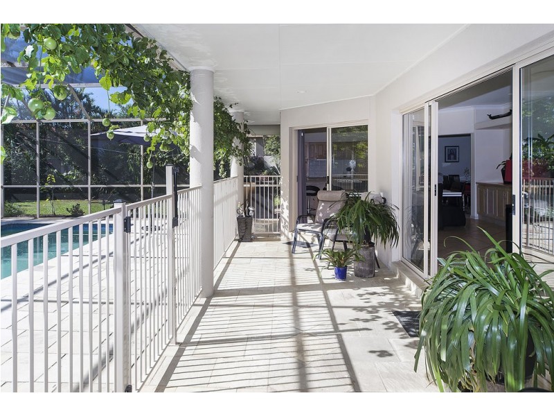 1642 Riverdale Drive, Hope Island QLD 4212