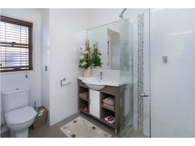 1642 Riverdale Drive, Hope Island QLD 4212