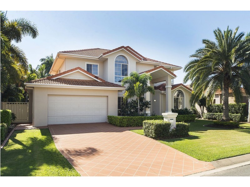 1642 Riverdale Drive, Hope Island QLD 4212