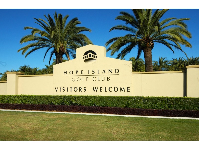 1642 Riverdale Drive, Hope Island QLD 4212