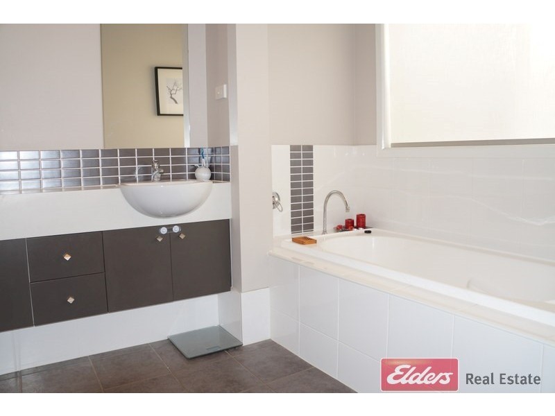 103 Shoalhaven Circuit, Mawson Lakes SA 5095