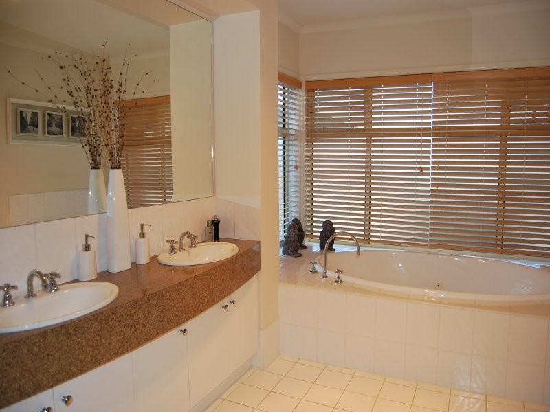 33 The Walk, Mawson Lakes SA 5095