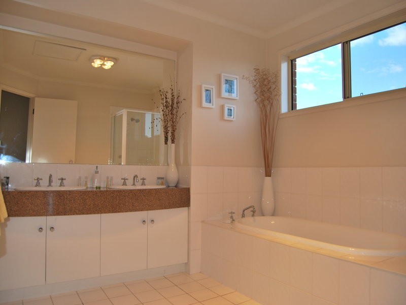 33 The Walk, Mawson Lakes SA 5095