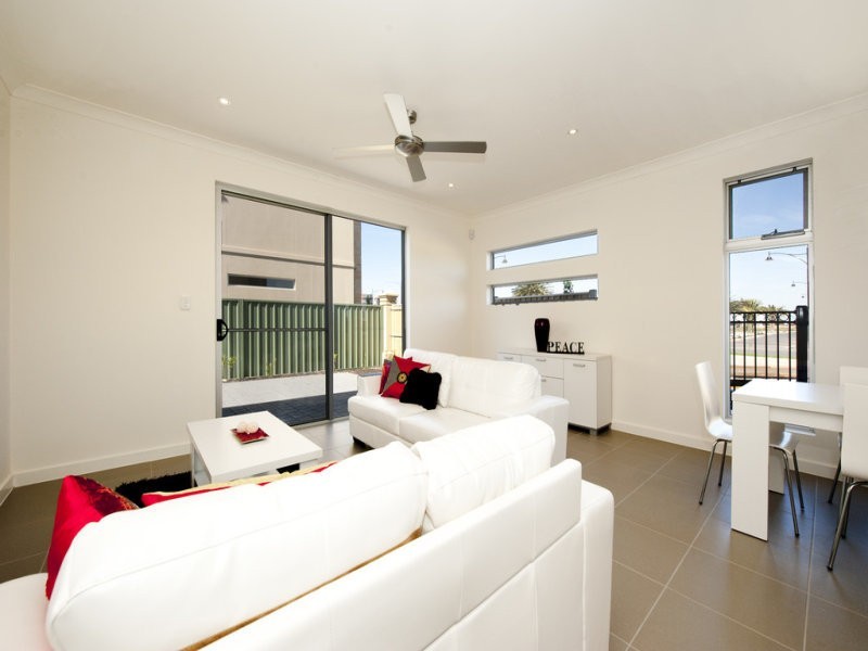 84 Cascades Drive, Mawson Lakes SA 5095