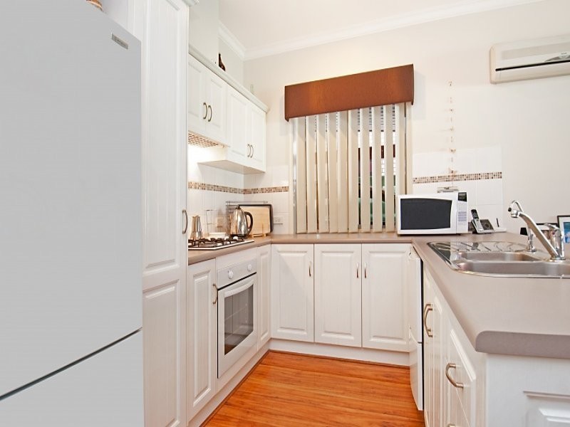 6 Heard Avenue, Mawson Lakes SA 5095