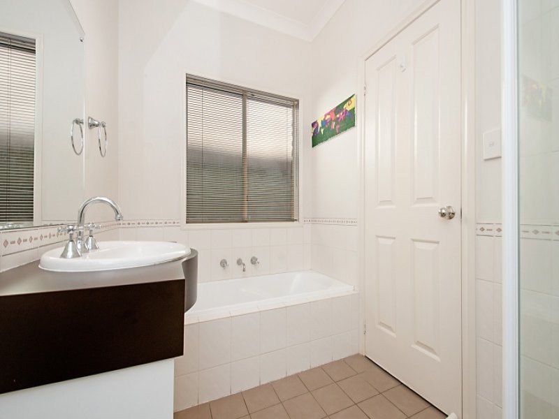 6 Heard Avenue, Mawson Lakes SA 5095