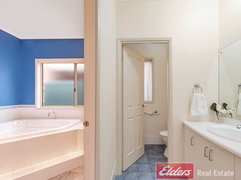 4 Hamilton Place, Mawson Lakes SA 5095