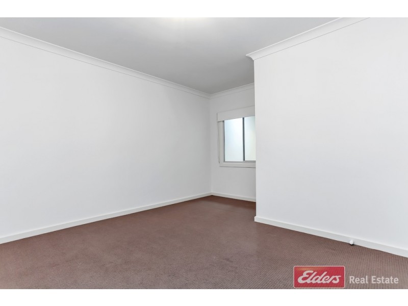 38 Broadwater Crescent, Mawson Lakes SA 5095