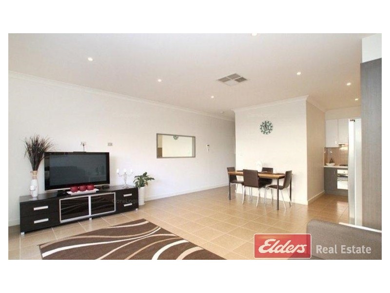 8 Mackenzie Circuit, Mawson Lakes SA 5095