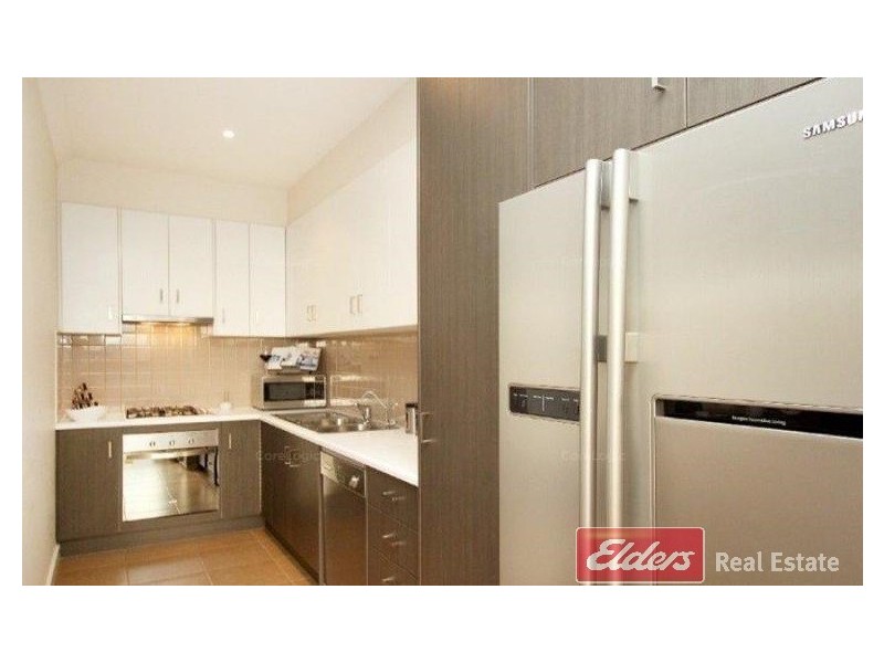 8 Mackenzie Circuit, Mawson Lakes SA 5095