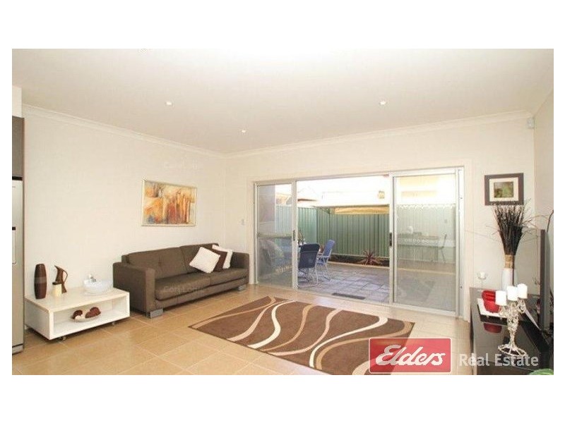 8 Mackenzie Circuit, Mawson Lakes SA 5095