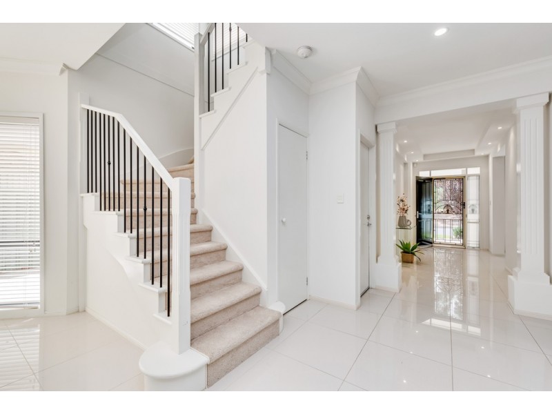 11 Creekview Drive, Mawson Lakes SA 5095