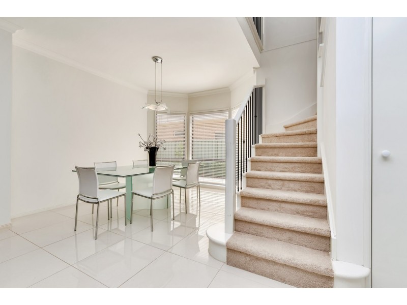 11 Creekview Drive, Mawson Lakes SA 5095