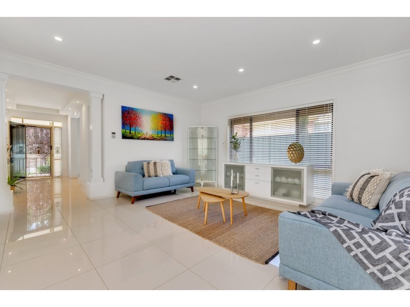 11 Creekview Drive, Mawson Lakes SA 5095