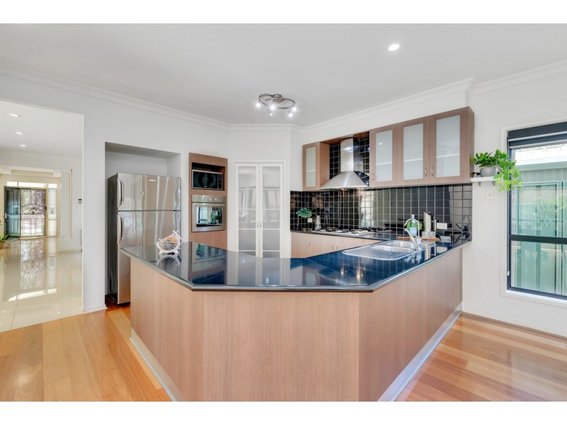 11 Creekview Drive, Mawson Lakes SA 5095