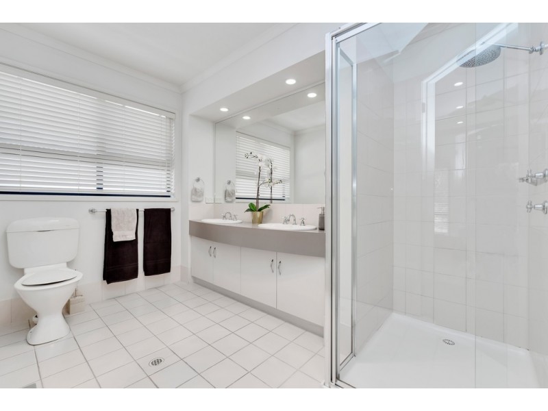 11 Creekview Drive, Mawson Lakes SA 5095