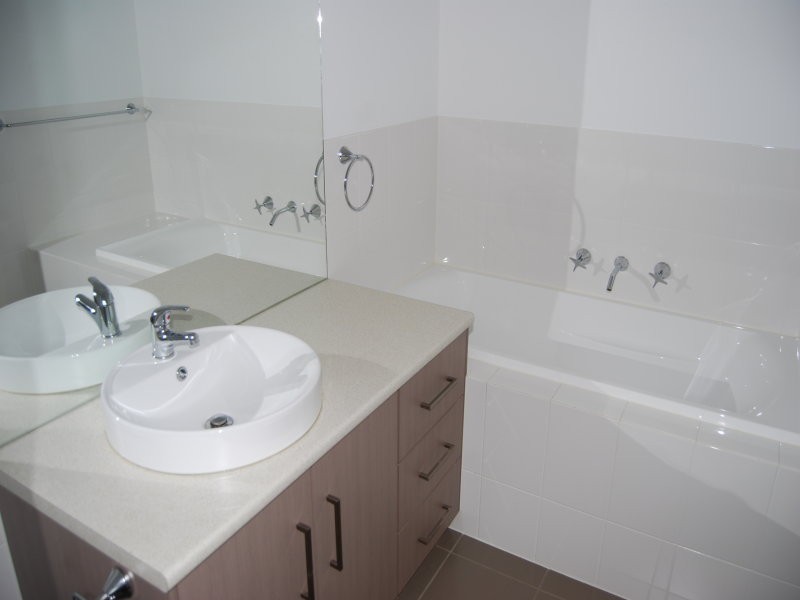 12 Mackenzie Circuit, Mawson Lakes SA 5095