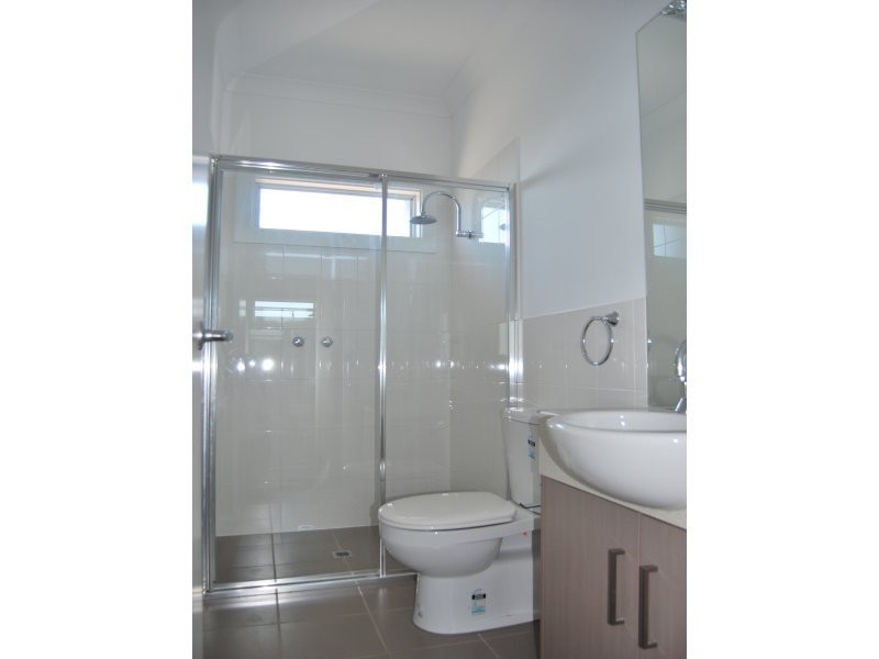 12 Mackenzie Circuit, Mawson Lakes SA 5095