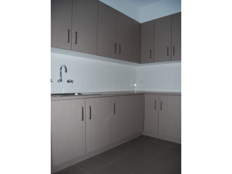 12 Mackenzie Circuit, Mawson Lakes SA 5095